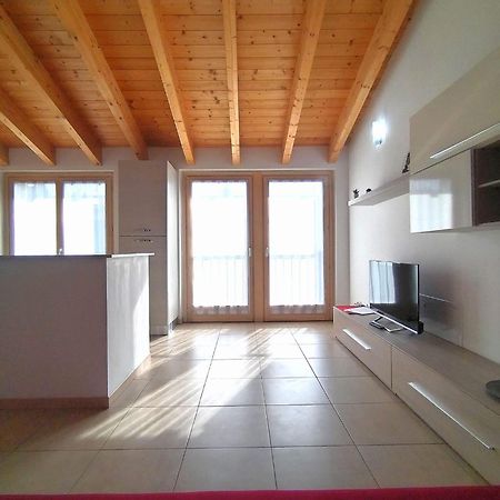 Travedona Loft By Lake Ixihome מראה חיצוני תמונה