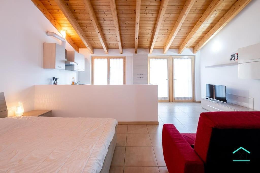 Travedona Loft By Lake Ixihome מראה חיצוני תמונה