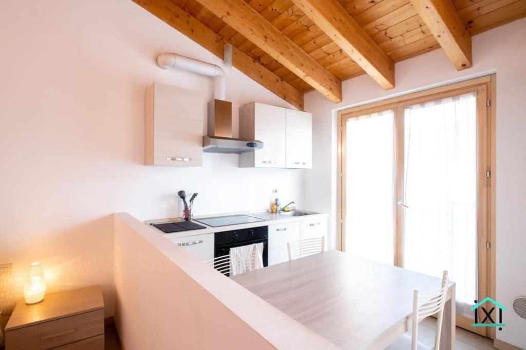 Travedona Loft By Lake Ixihome מראה חיצוני תמונה