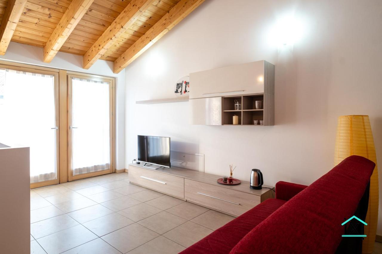 Travedona Loft By Lake Ixihome מראה חיצוני תמונה